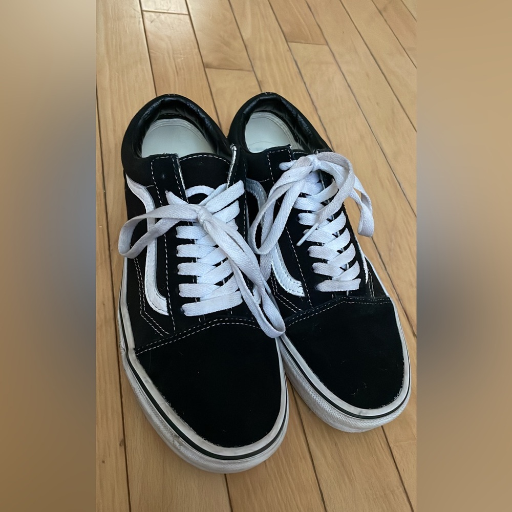 Vans old skool sneakers shoes size 8.5 women’s (7 in men’s)